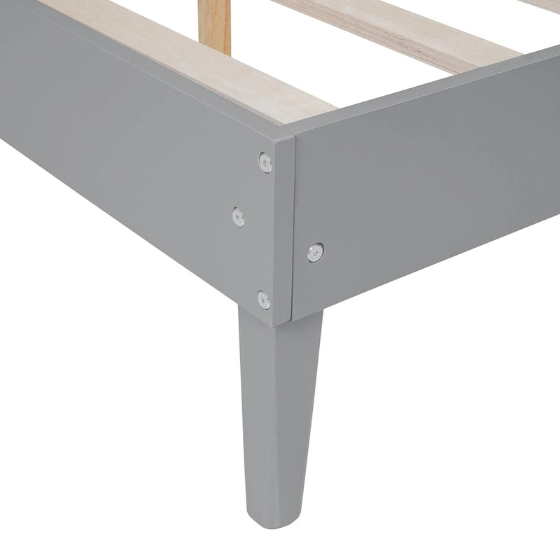 Letto a piattaforma Queen in legno massello con comodini e lampade da testata