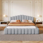 Letto matrimoniale basso imbottito in velluto