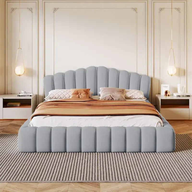 Letto matrimoniale basso imbottito in velluto